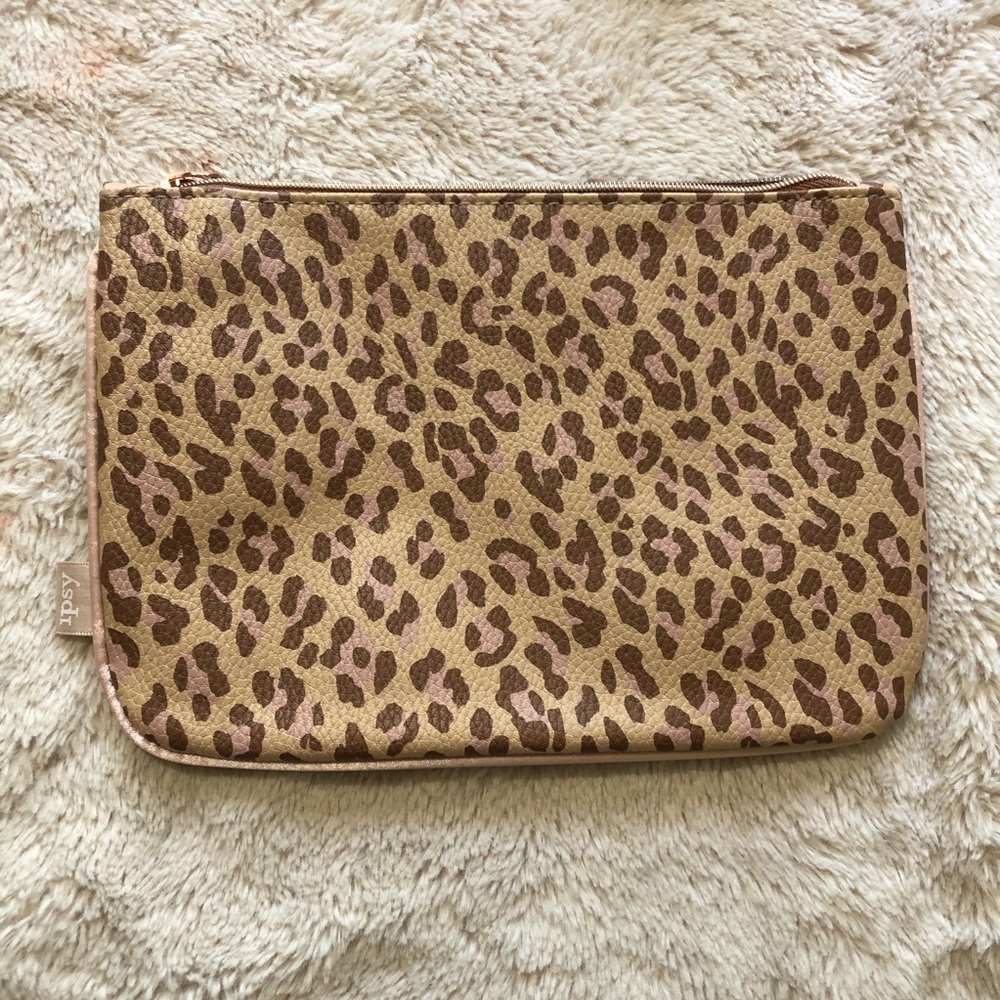💄 4 for $15 💄 NWT IPSY Leopard Print Makeup Bag